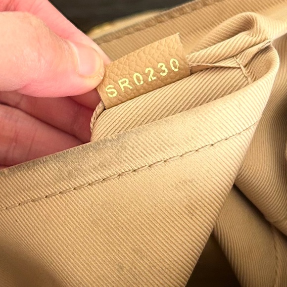 Louis Vuitton Clapton Backpack - Picture 17 of 17